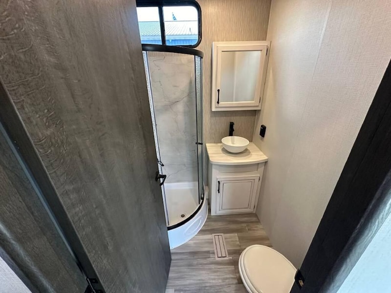 Ranger Smith PREMIUM RV Rental Six Person - Full-Service-7