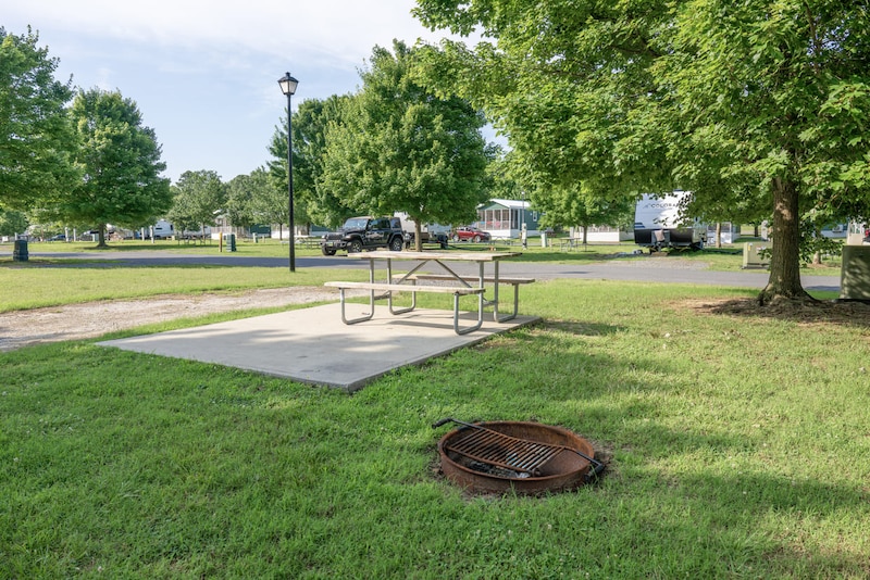 Pull-Thru FHU RV Site-2