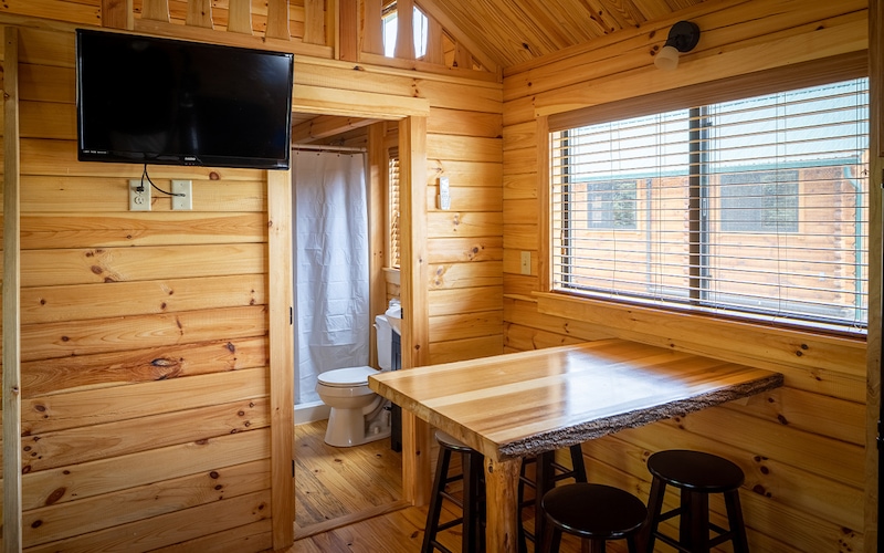 Deluxe Acorn Cottage-2