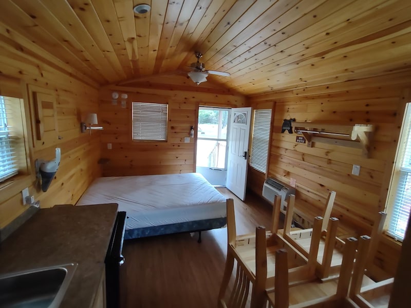 Yogi Bear Full-Service Cabin Four Person-2