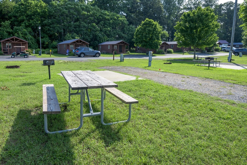 Deluxe Pull-Thru FHU RV Site-2