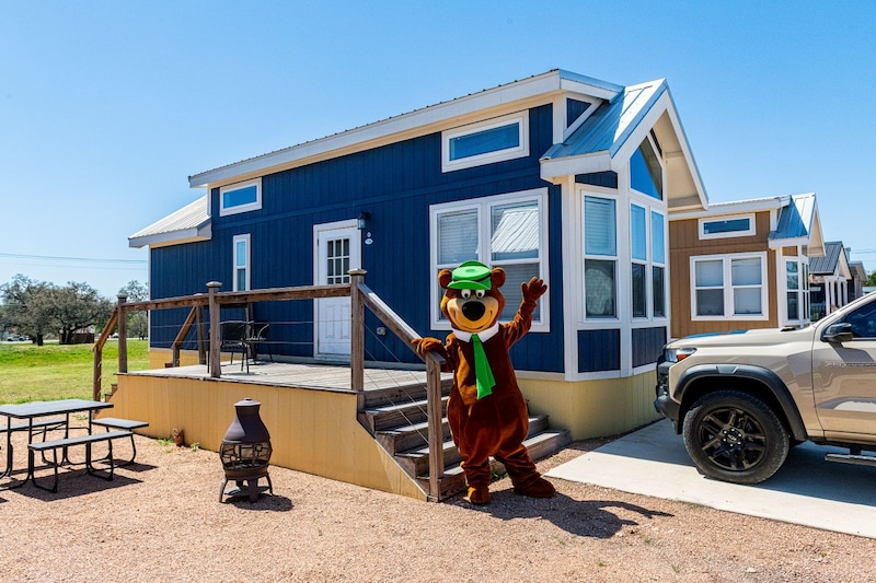 Cabin with Inclusive Resort Amenities-1