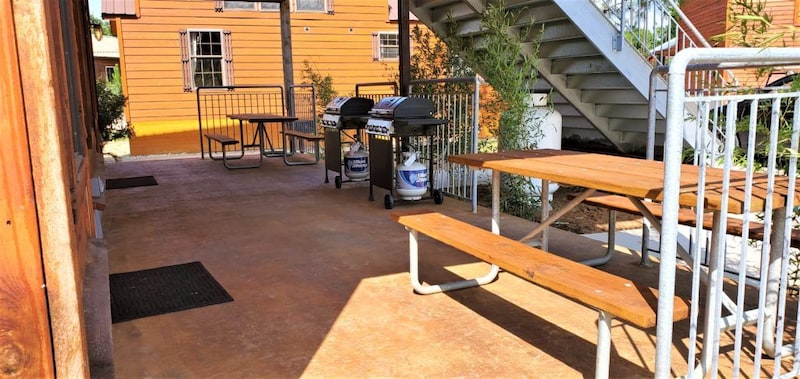 Suite 2 Bedroom Vacation Cabins (4 Plex) B-6