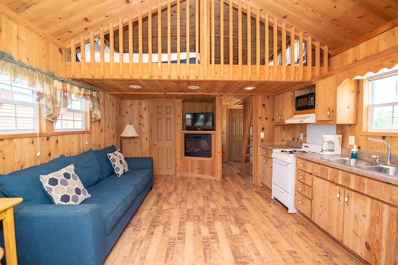 Yogi Bear™ Waterfront Cabin-4