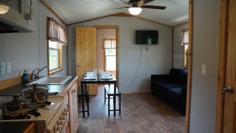 Pine Grove Yogi Bear™ Cabin-7