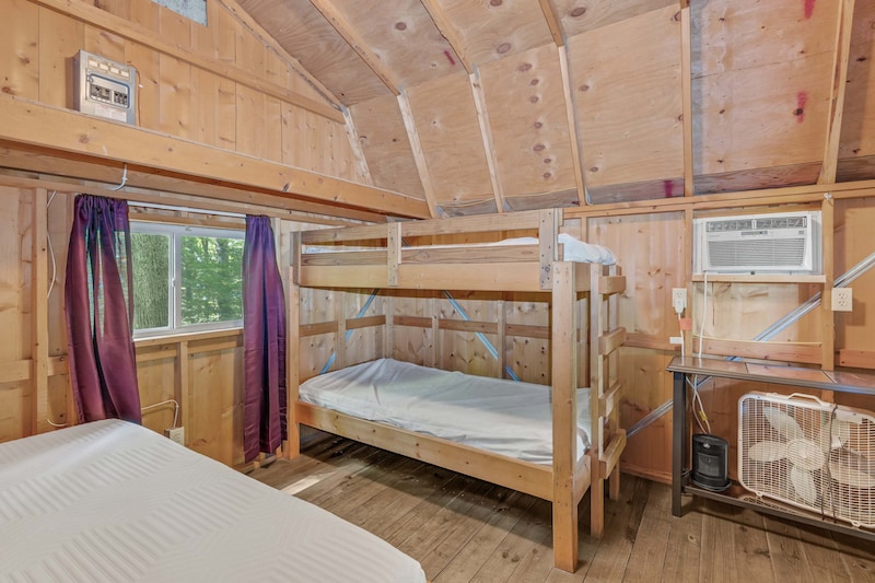 Rustic Cabin - 4 Person-3