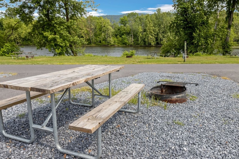 Pull Thru Buddy Sites L002/L003-2