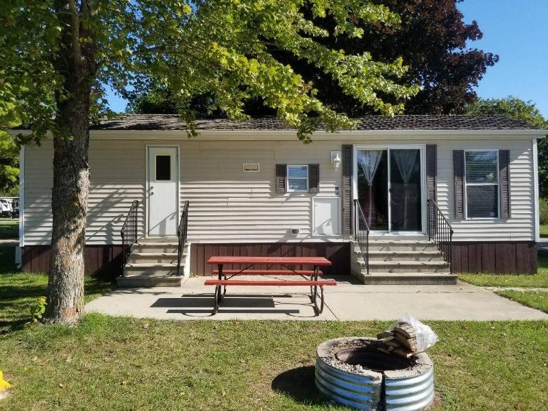 Yogi Bear Full-Service Cabin - Six Person-1