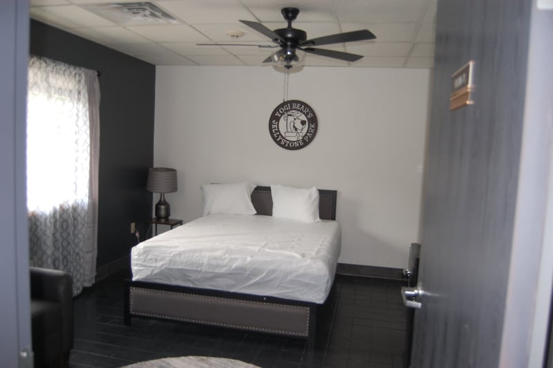Motel-2