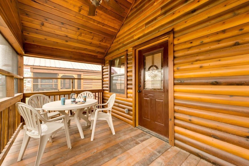 Family 1 Bedroom Cabin (H20)-8