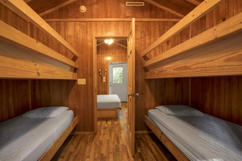 Yogi Bear™ Yogi Lodge-1