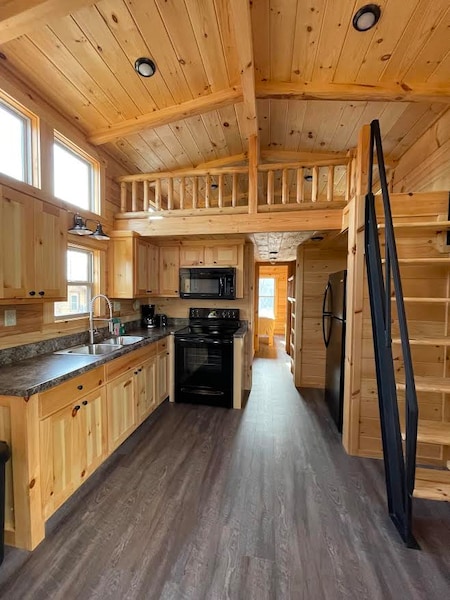 Lookout Loft Cabin-8