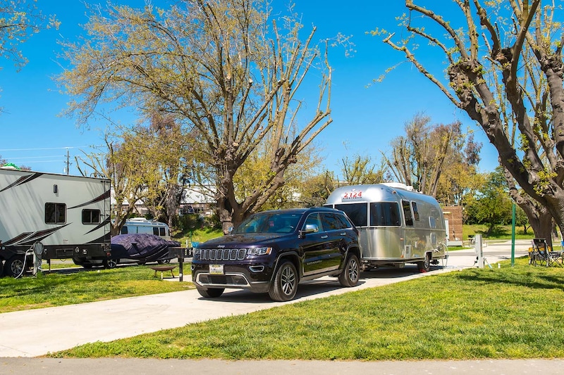 Red Carpet Pull-Thru RV Site-3