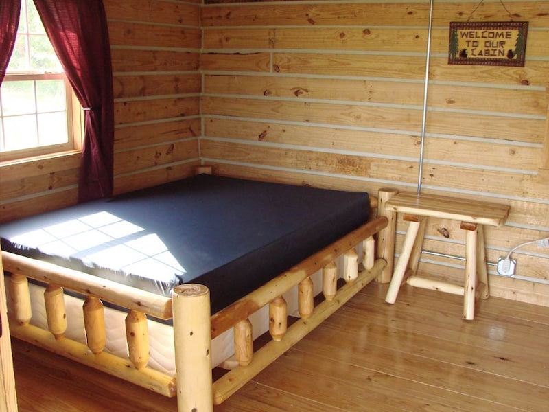 Regular Cabin with Loft and Outdoor Hot Tub-3