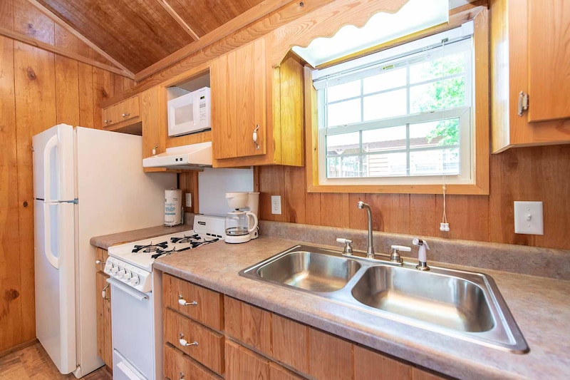 Ranger Smith™ Cabin-9