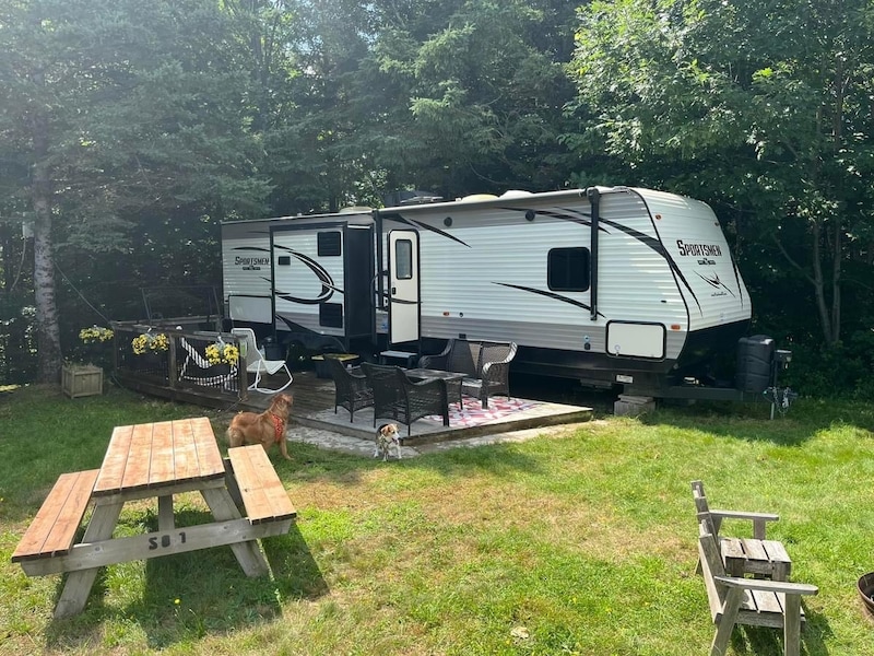 Boo Boo™ Onsite Trailer Rental Modern-1