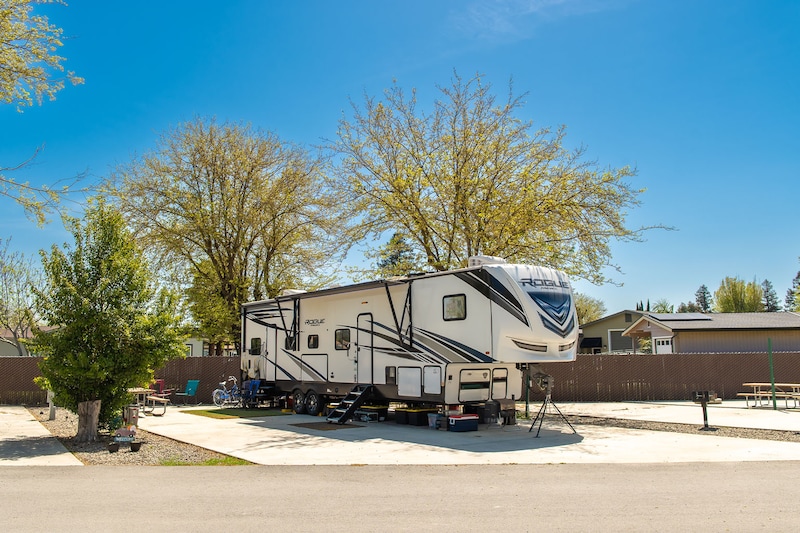 Red Carpet Back-In RV Site-2