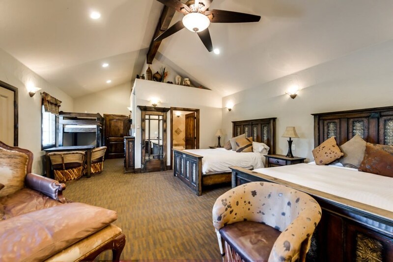 Premium Cabin (2 Queen)-7