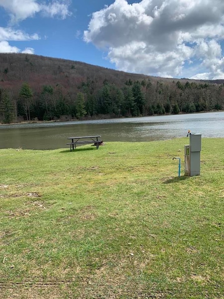 20/30/50 Amp Lake Front Site-8