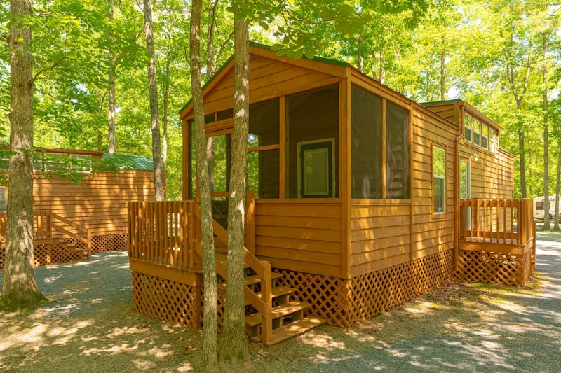 Cindy Bear Two Room Deluxe Cottage-1