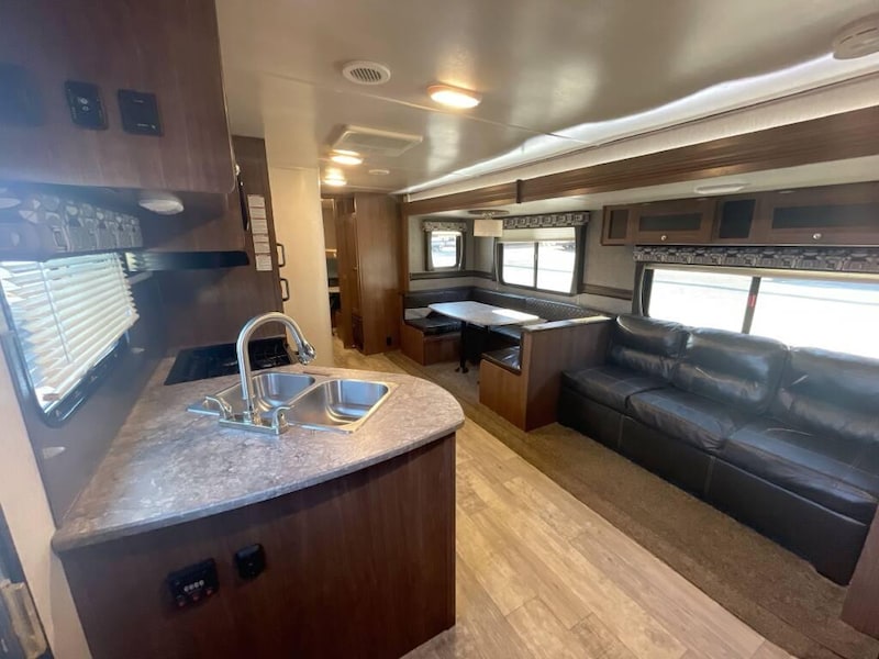 Ranger Smith RV Rental Six Person - Full-Service-16