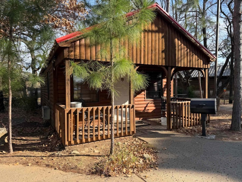 Rustic Cabin 5-3