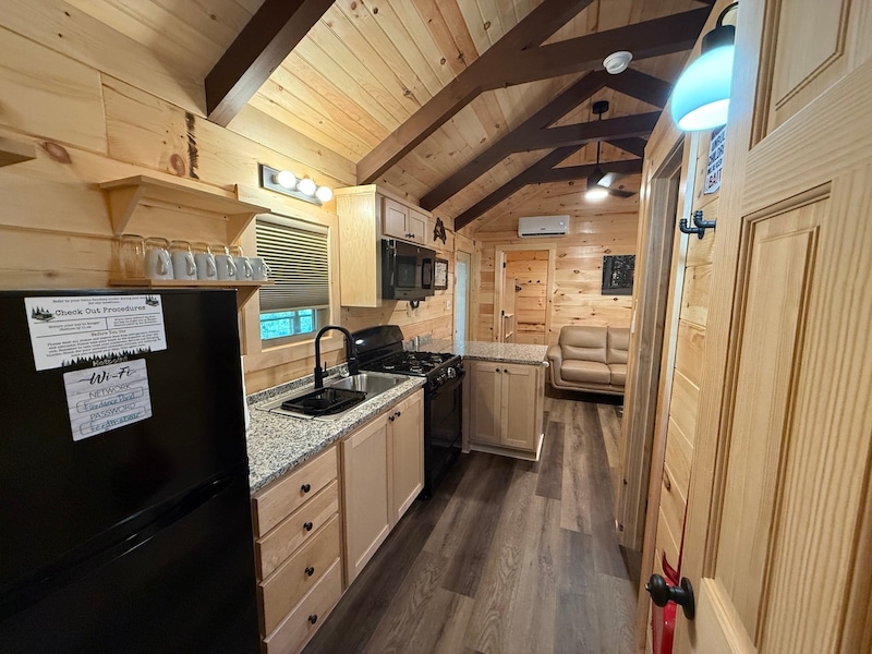 Firedance Overlook Cottage-5