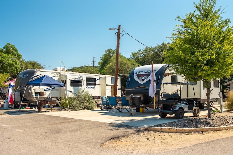 Red Carpet Pull-Thru RV Site-3