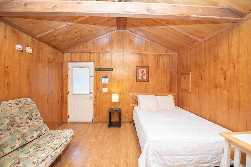 Cindy Bear™ Handicap Accessible Cabin-5