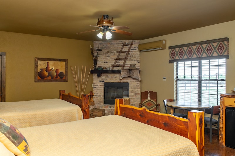 Deluxe Cozy Cottage-6