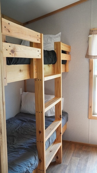 Pine Grove Yogi Bear™ Cabin-3