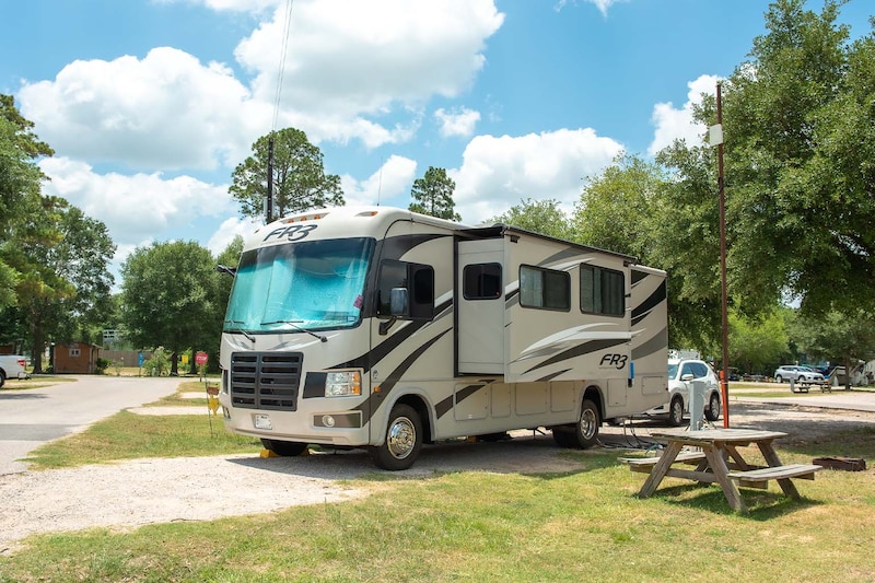 Premium Pull-Thru RV Sites-1