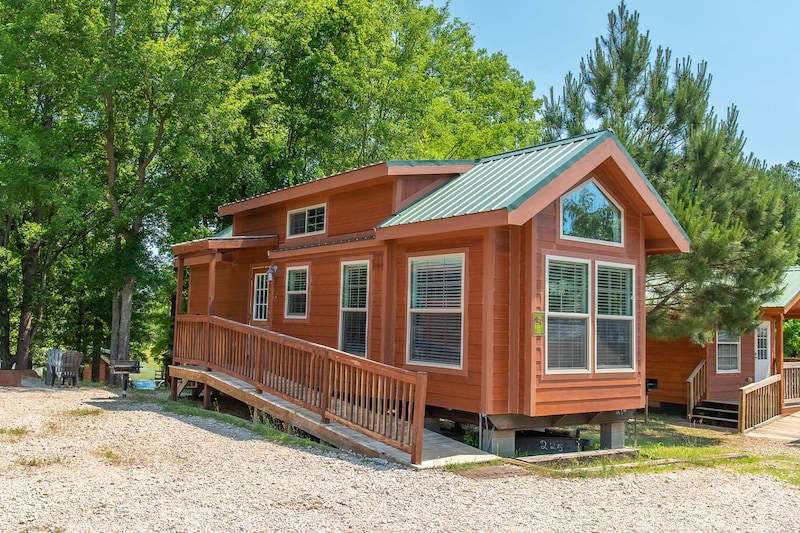 Piney Woods Cabin-1