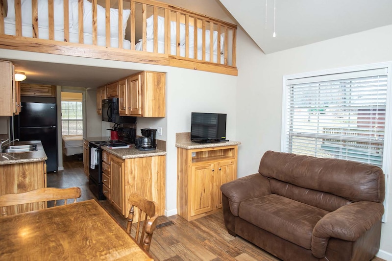 Piney Woods Cabin-2
