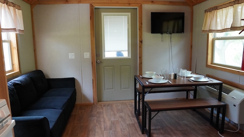 Lakeview Cindy Bear™ Cabin-7