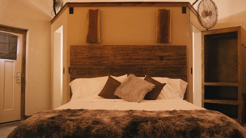 Cozy Couples Silo-10