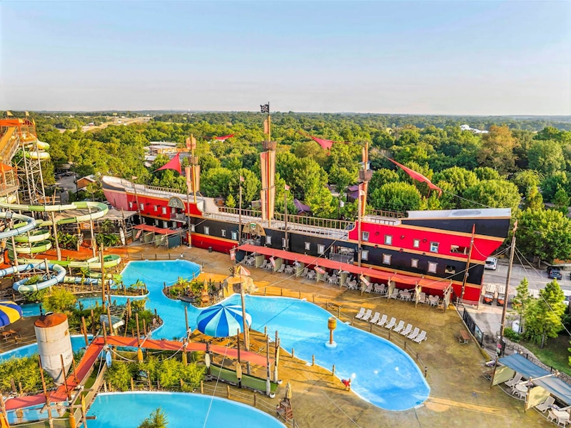 Suite - 2 Bedroom Vacation Cabin (SHIP)-1