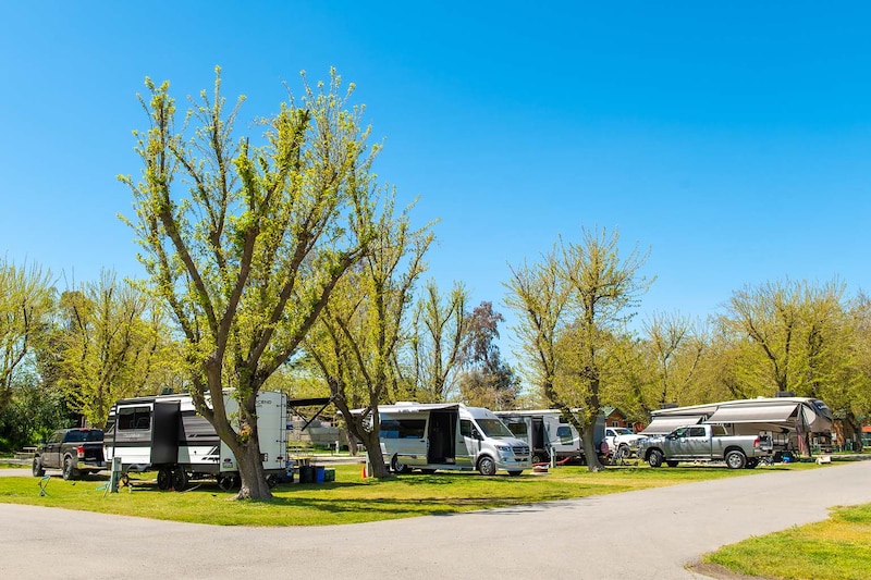 Premium Pull-Thru RV Site-5