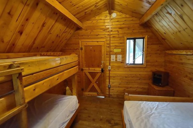 Boo Boo Bear Bone Cabin Four Person-4