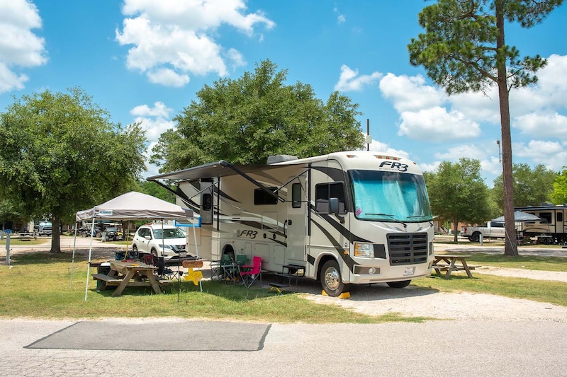 Premium Pull-Thru RV Sites-4