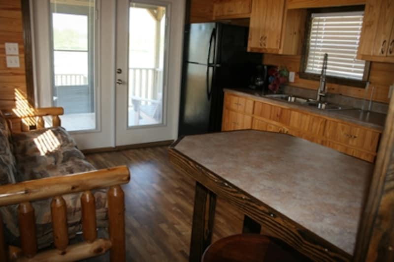 Cindy Bear™ Deluxe Cabin - 6 Person 2-2