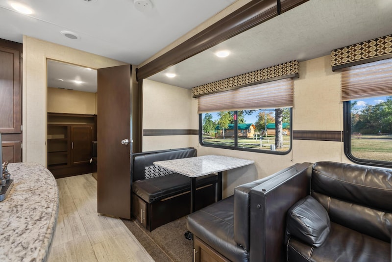RV Rental Y301-3