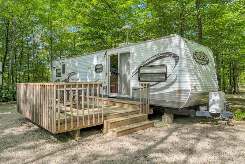 Deluxe Rental Trailer-1