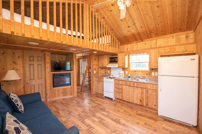 Yogi Bear™ Waterfront Cabin-6