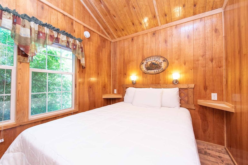 Ranger Smith™ Cabin-5