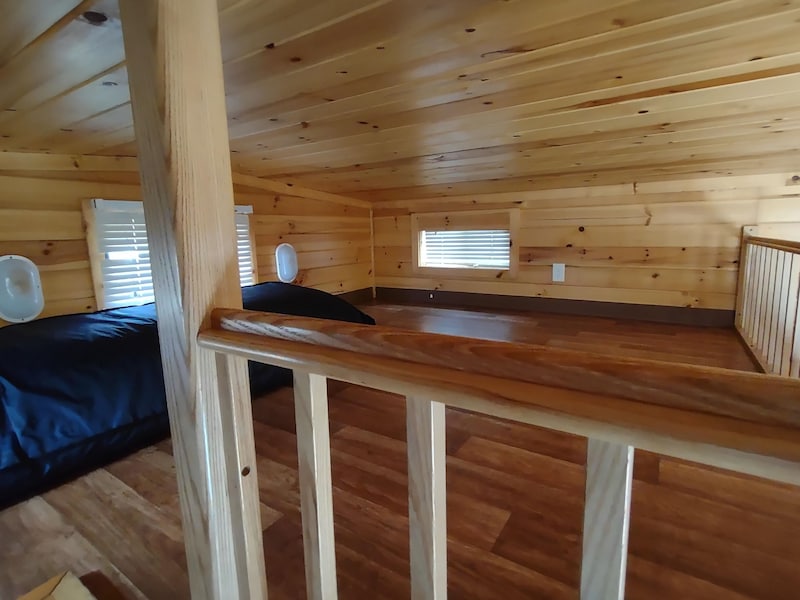 Yogi Bear Full-Service Cabin Six Person-5