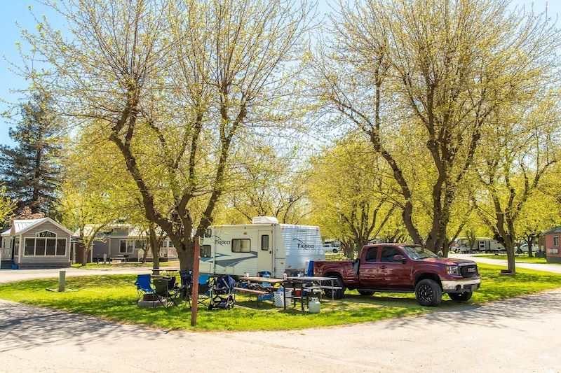 Deluxe Back-In RV Site-5