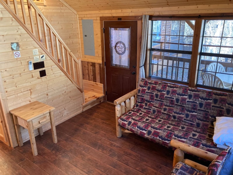 Family 1 Bedroom Cabin (Standard) with Ramp-2