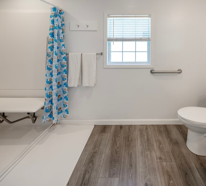 Accessible Deluxe Cabin-15