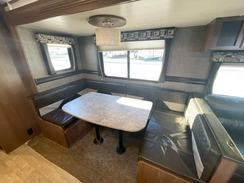 Ranger Smith RV Rental Six Person - Full-Service-4